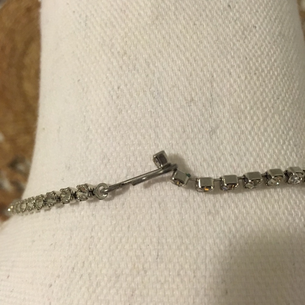 Vintage Rhinestone Necklace - Picture 4 of 4
